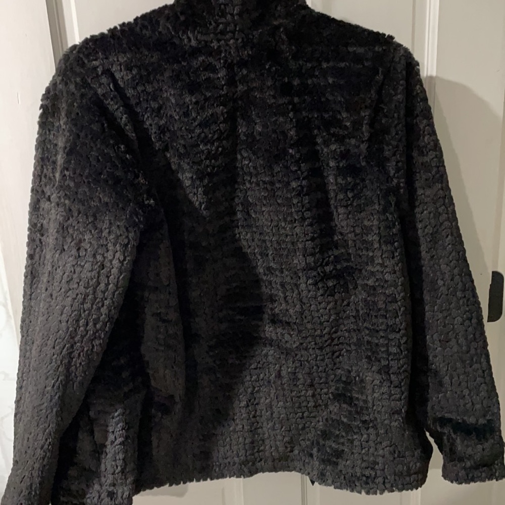 black north face with pink lining - Picture 3 of 4